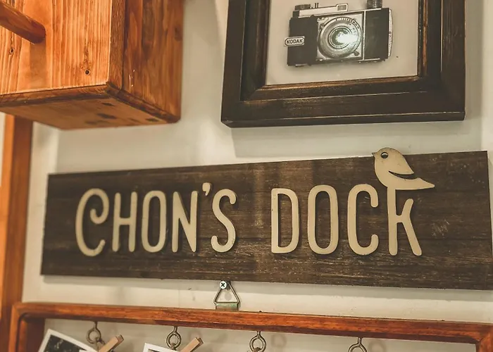 Chon's Dock & - Free Outdoor Pool *