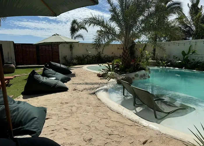Chon's Dock & - Free Outdoor Pool *